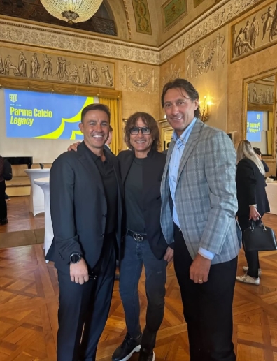 直播吧：卡纳瓦罗近日看意甲与老友相聚，不大可能与足协面谈合作