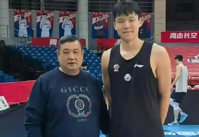 徐长锁数月前曾说与杨瀚森经常联系 以后会培养更多小杨那样球员