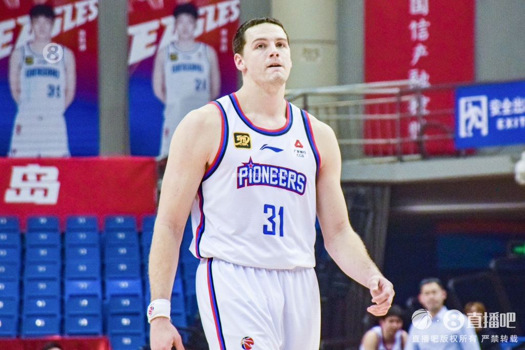 直播吧：天津与内线外援大卫-詹姆斯就续约达成一致